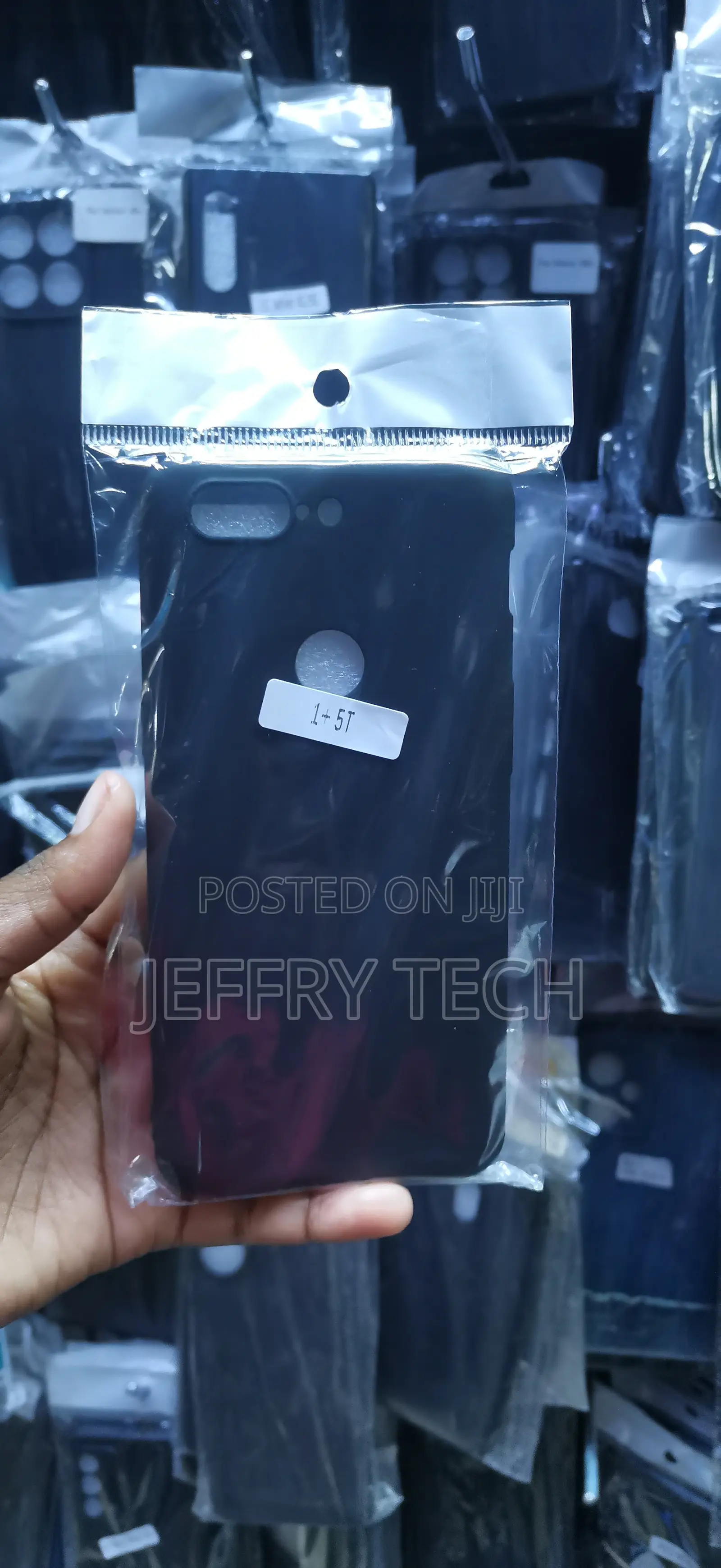 Honor X8b and Features a Matte Black Finish Case
