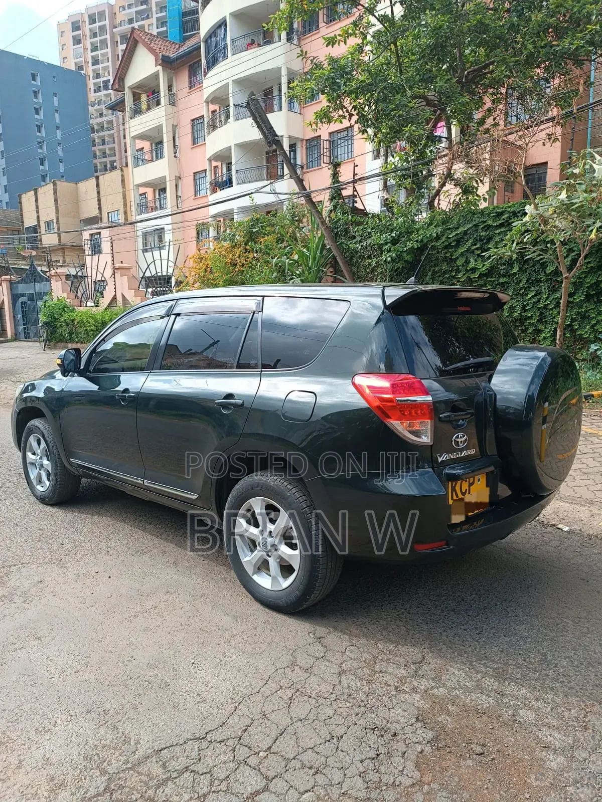 Toyota Vanguard 2011 Green