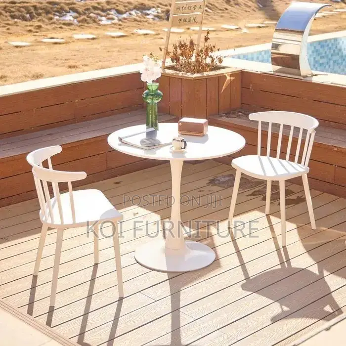 Dining Chairs; Plastic Armless Noridic Dining Chairs