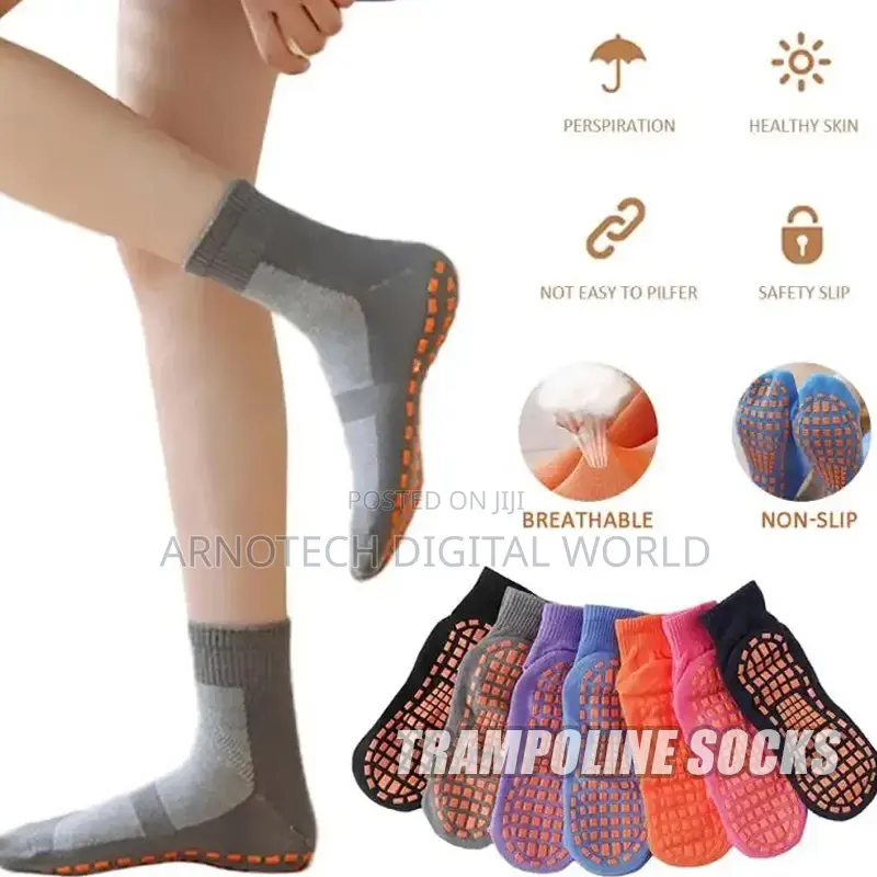 Non-Slip Trampoline Socks With Grippers/Yoga Shoes