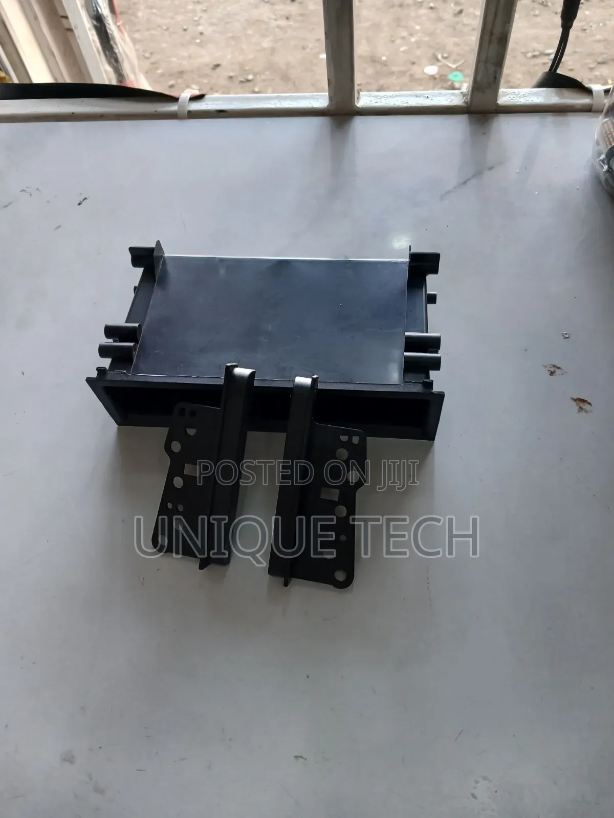 Universal Radio Spacer
