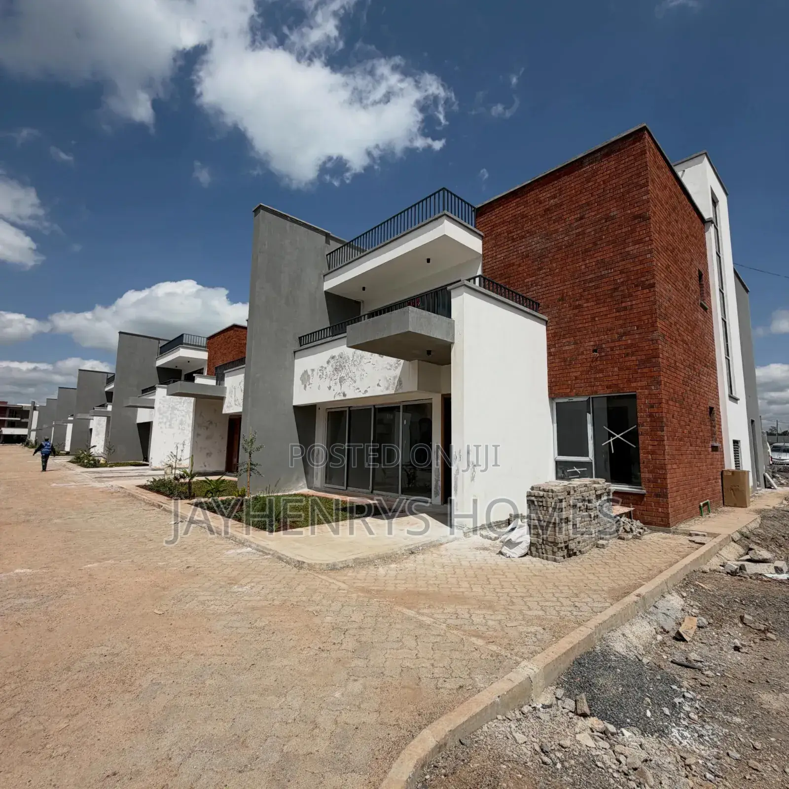 4bdrm House in Phenom Estate for sale