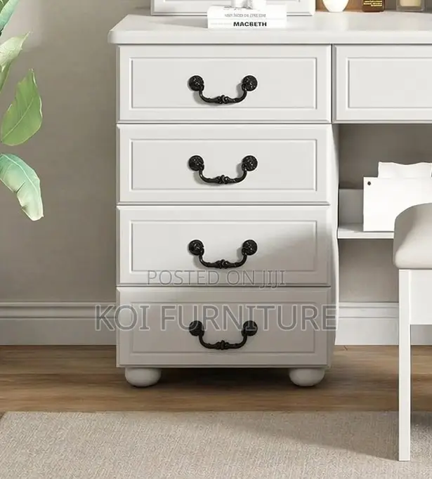 Dressers; Elegant Modern Style Vanity Set Dressing Table