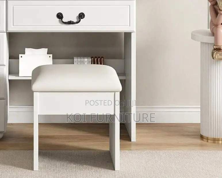 Dressers; Elegant Modern Style Vanity Set Dressing Table