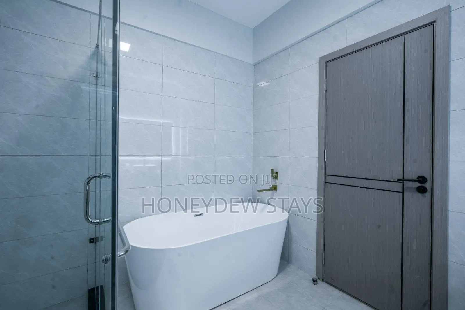 Premium Furnished 5br Apartment at Royal Oaks Residency