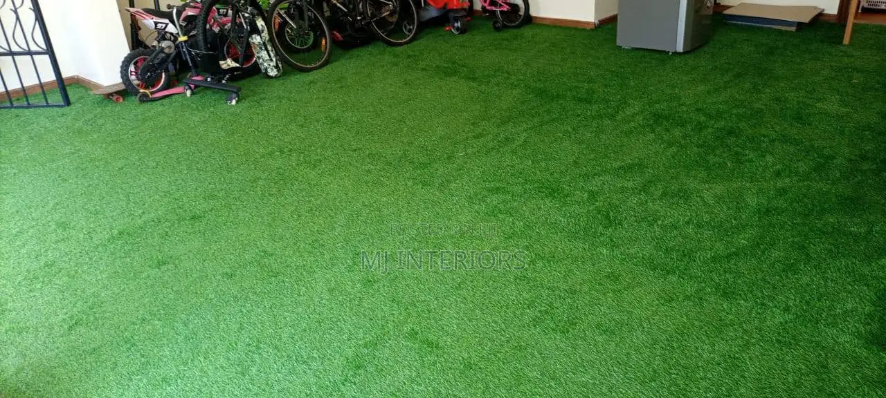 Synthetic Grass Carpet for Elegant Outdoor Property Design