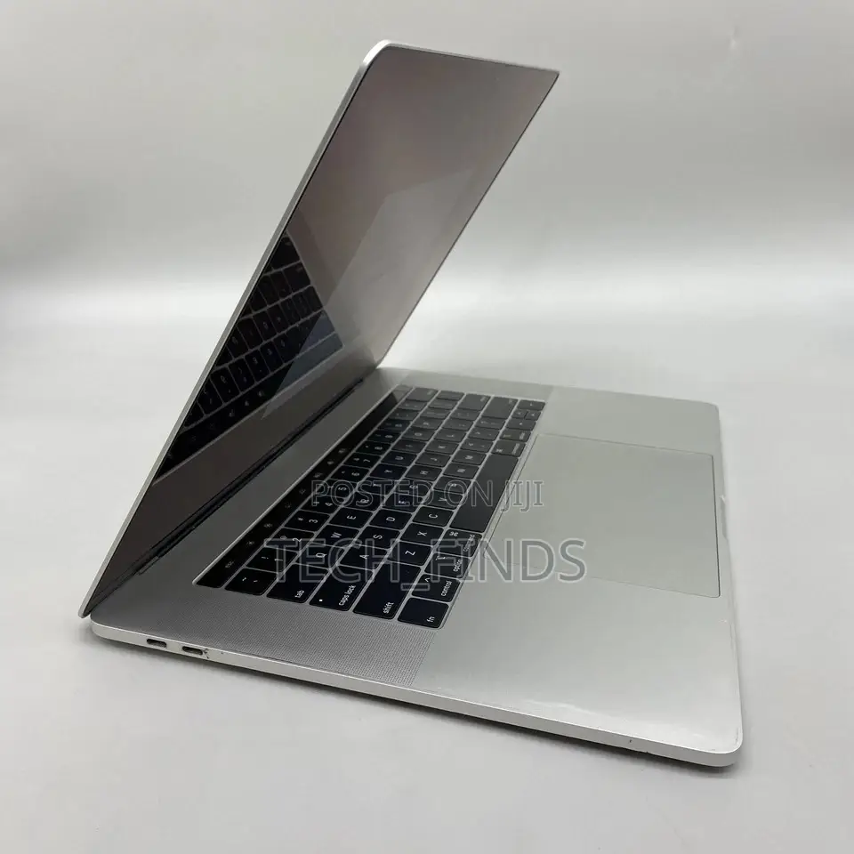 Laptop Apple MacBook Pro 2018 16GB Intel Core i7 SSD 512GB