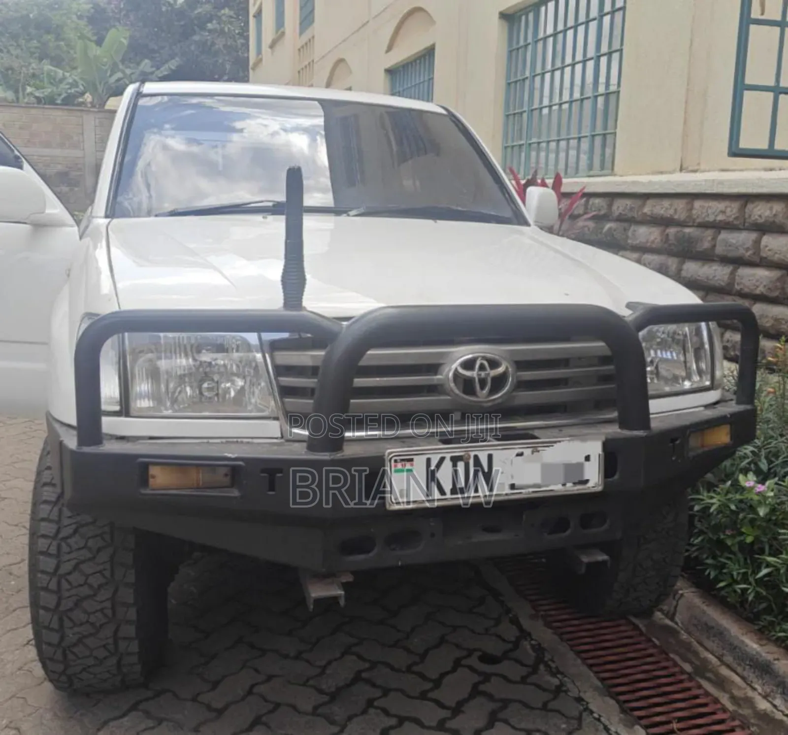 Toyota Land Cruiser 2004 White
