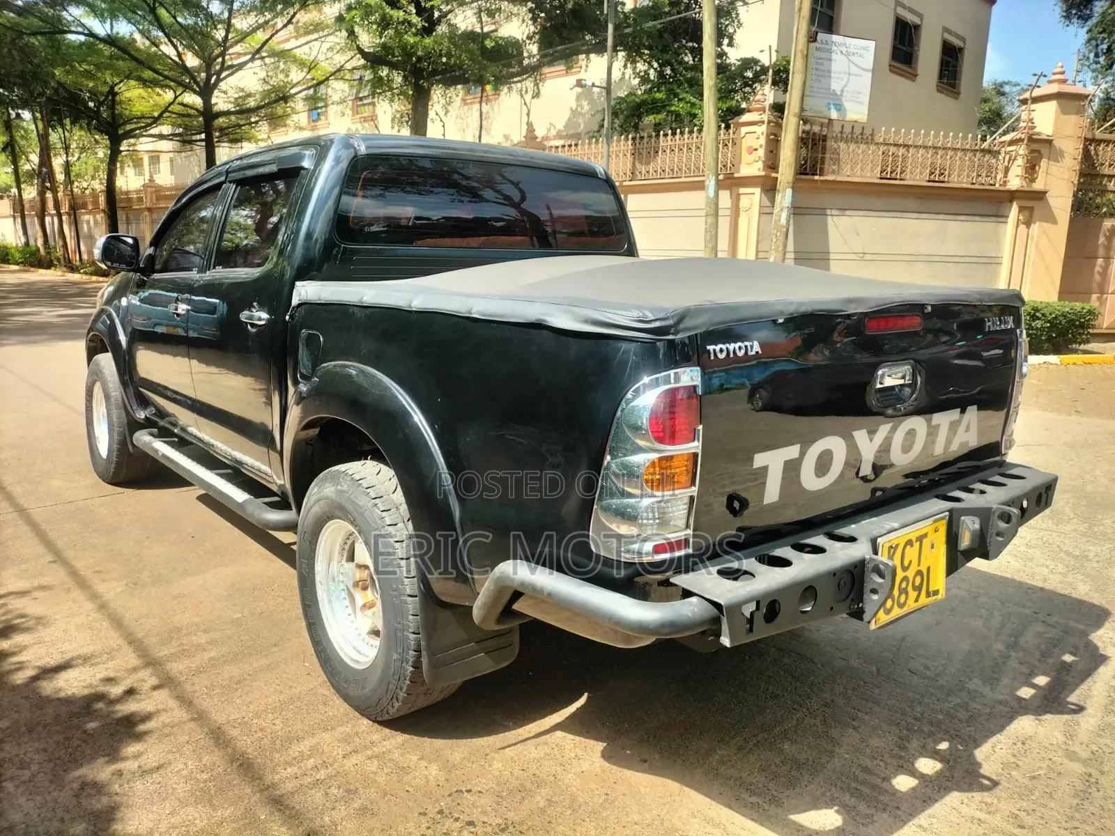 Toyota Hilux 2011 Black