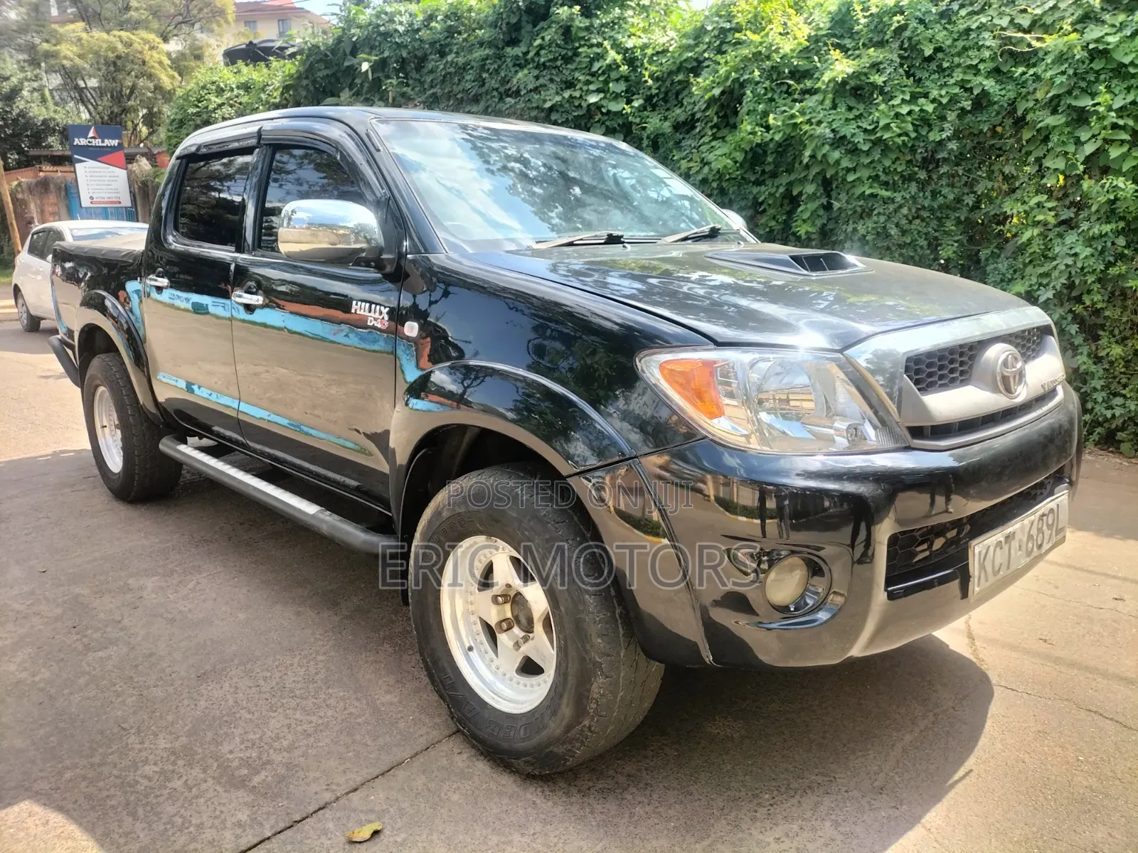 Toyota Hilux 2011 Black