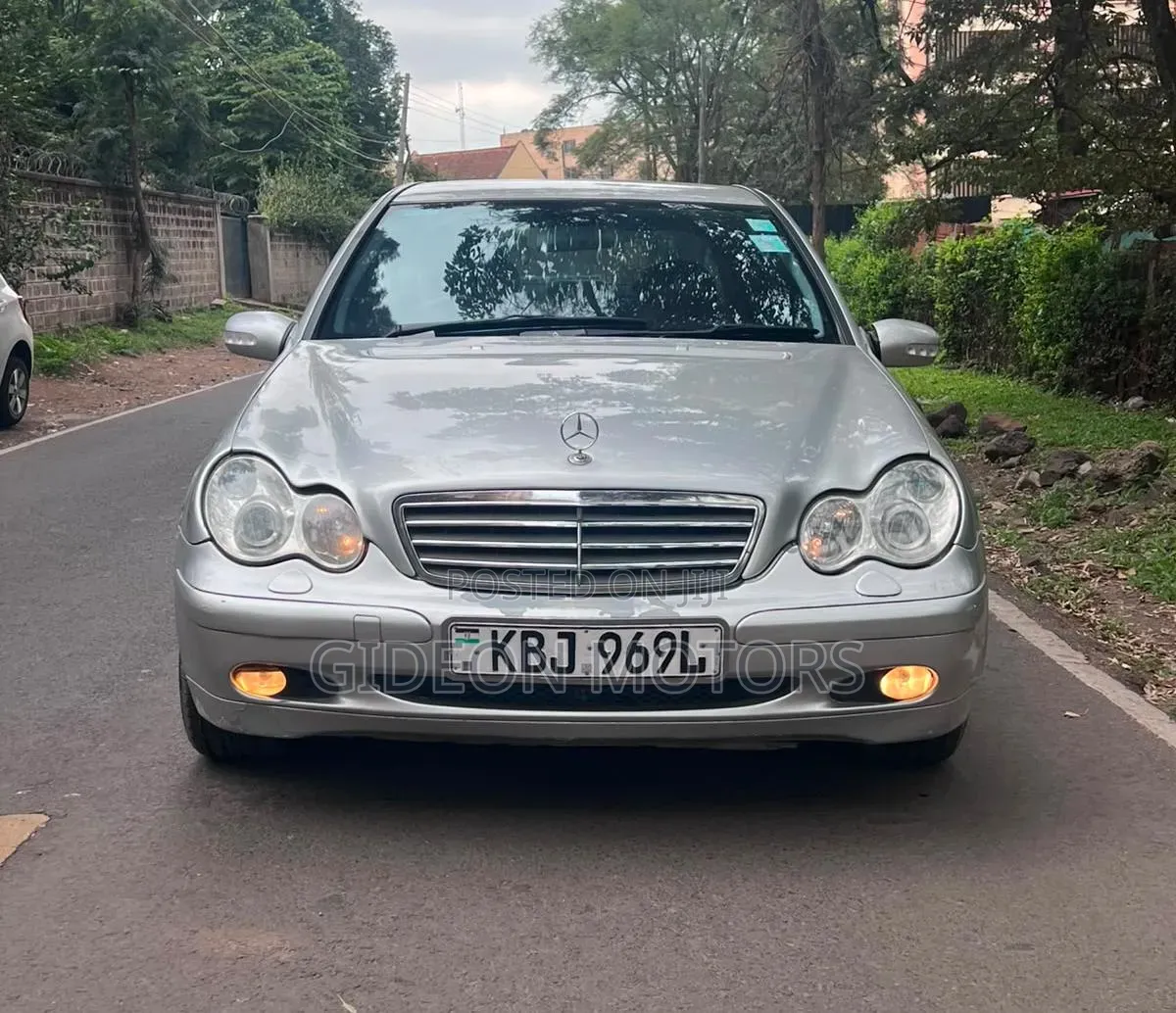 Mercedes-Benz C180 2004 Silver