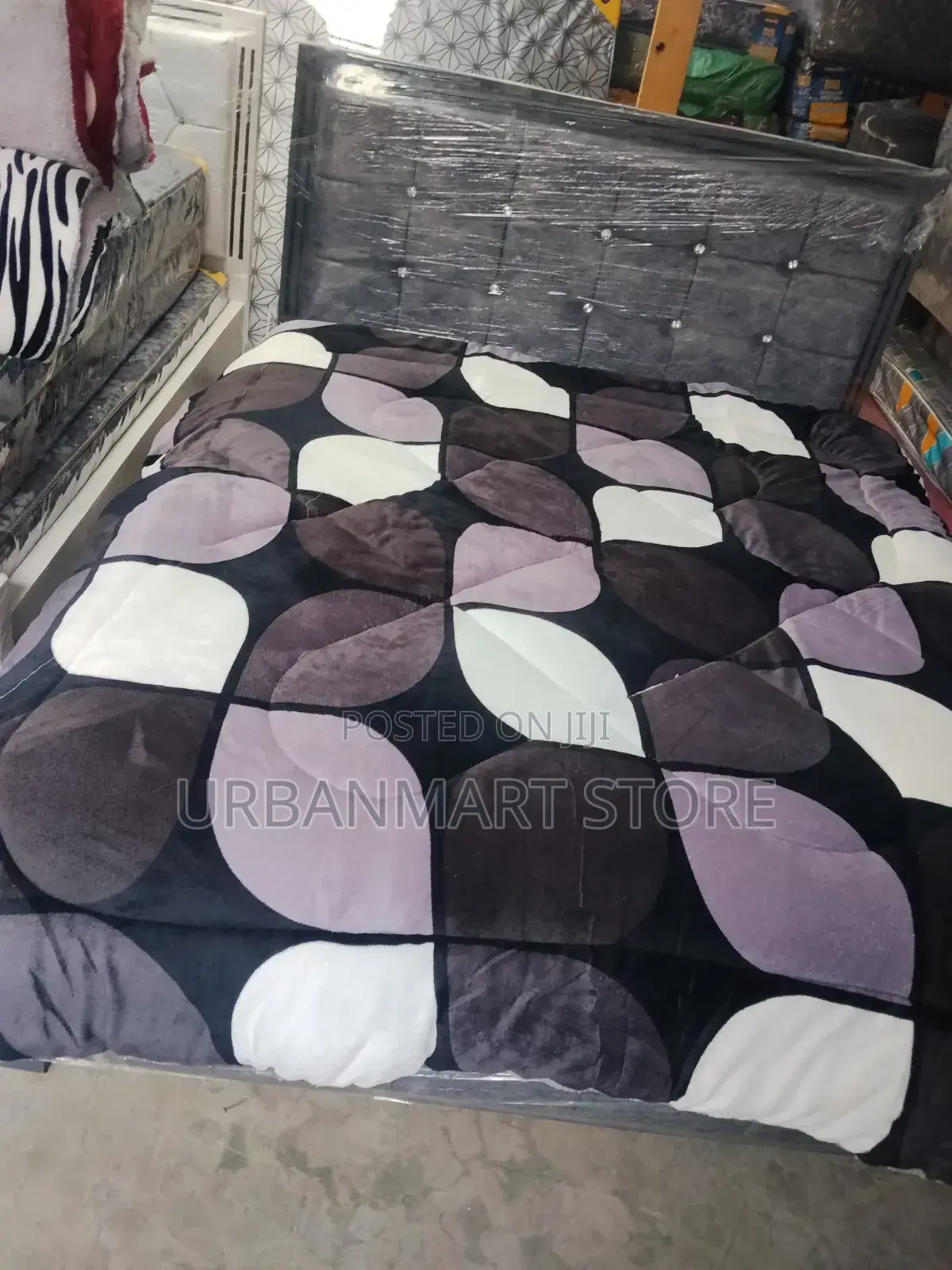 Woolen Duvet 5x6 Patterned Warm Comforter, All Weather