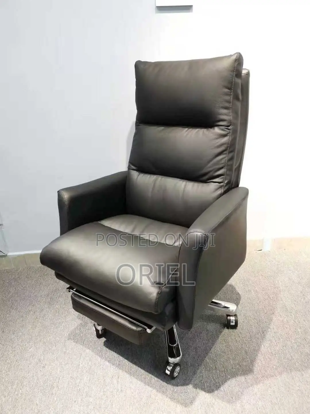 Office Chair : Black Leather Executive Office Chair