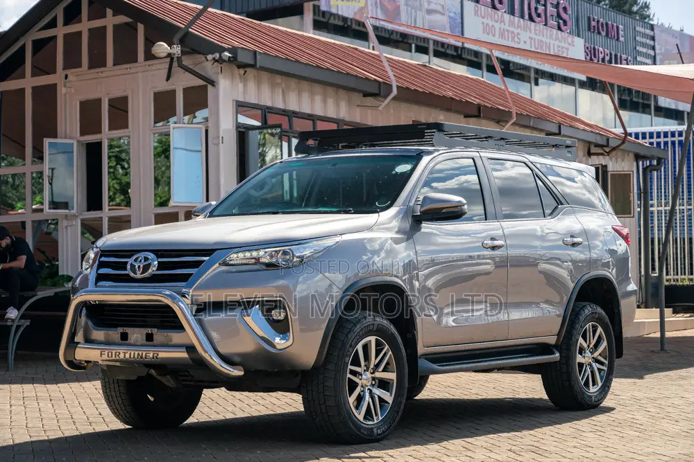Toyota Fortuner 2019 Silver