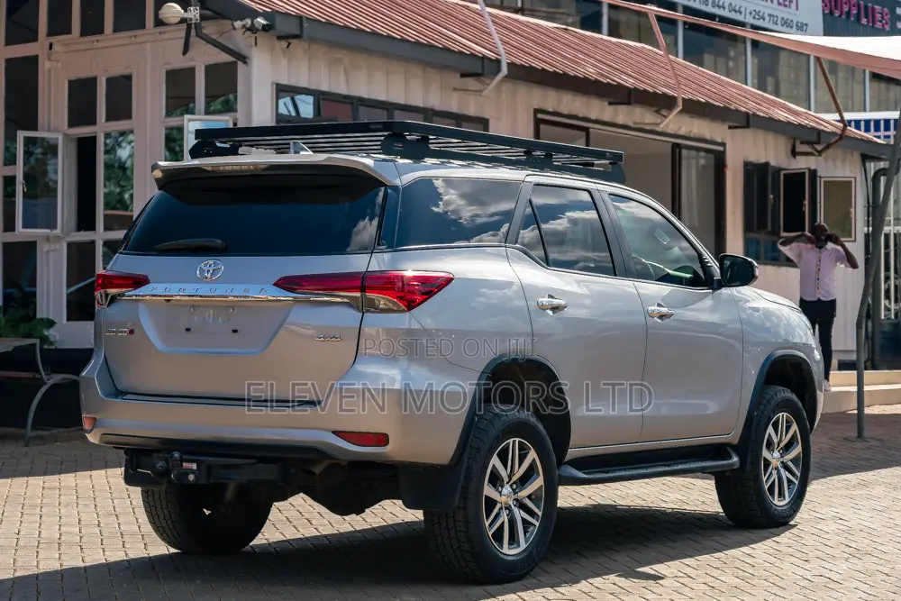 Toyota Fortuner 2019 Silver
