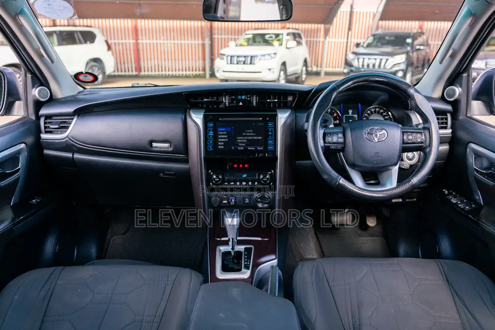 Toyota Fortuner 2019 Silver