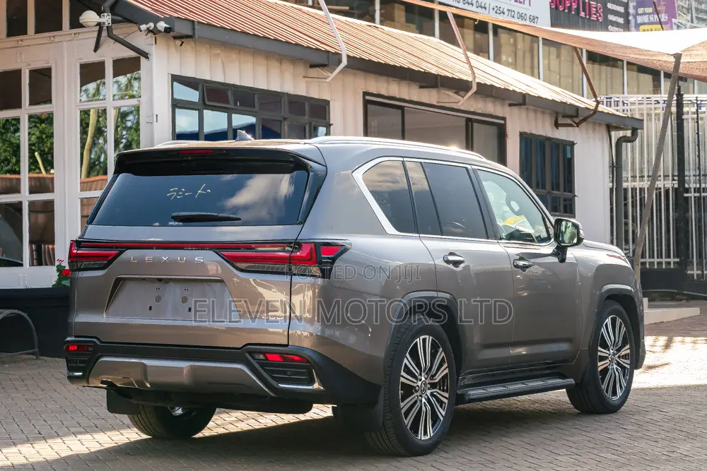 Lexus LX 600 2023 Gray