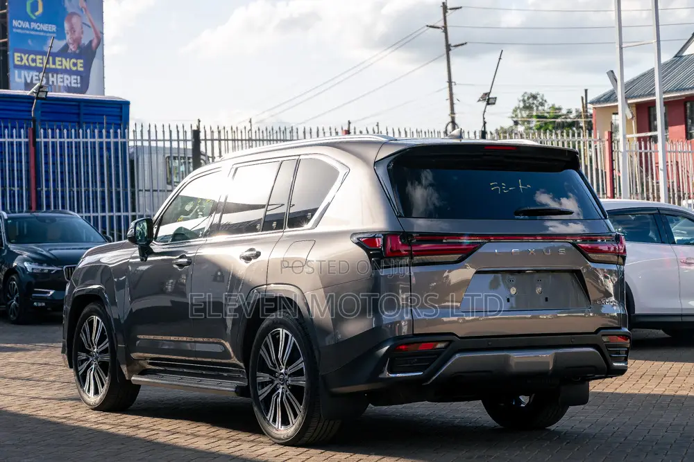 Lexus LX 600 2023 Gray