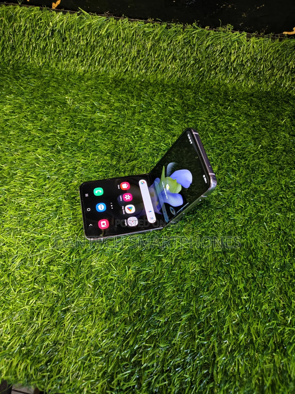 New Samsung Galaxy Z Flip4 512 GB Purple