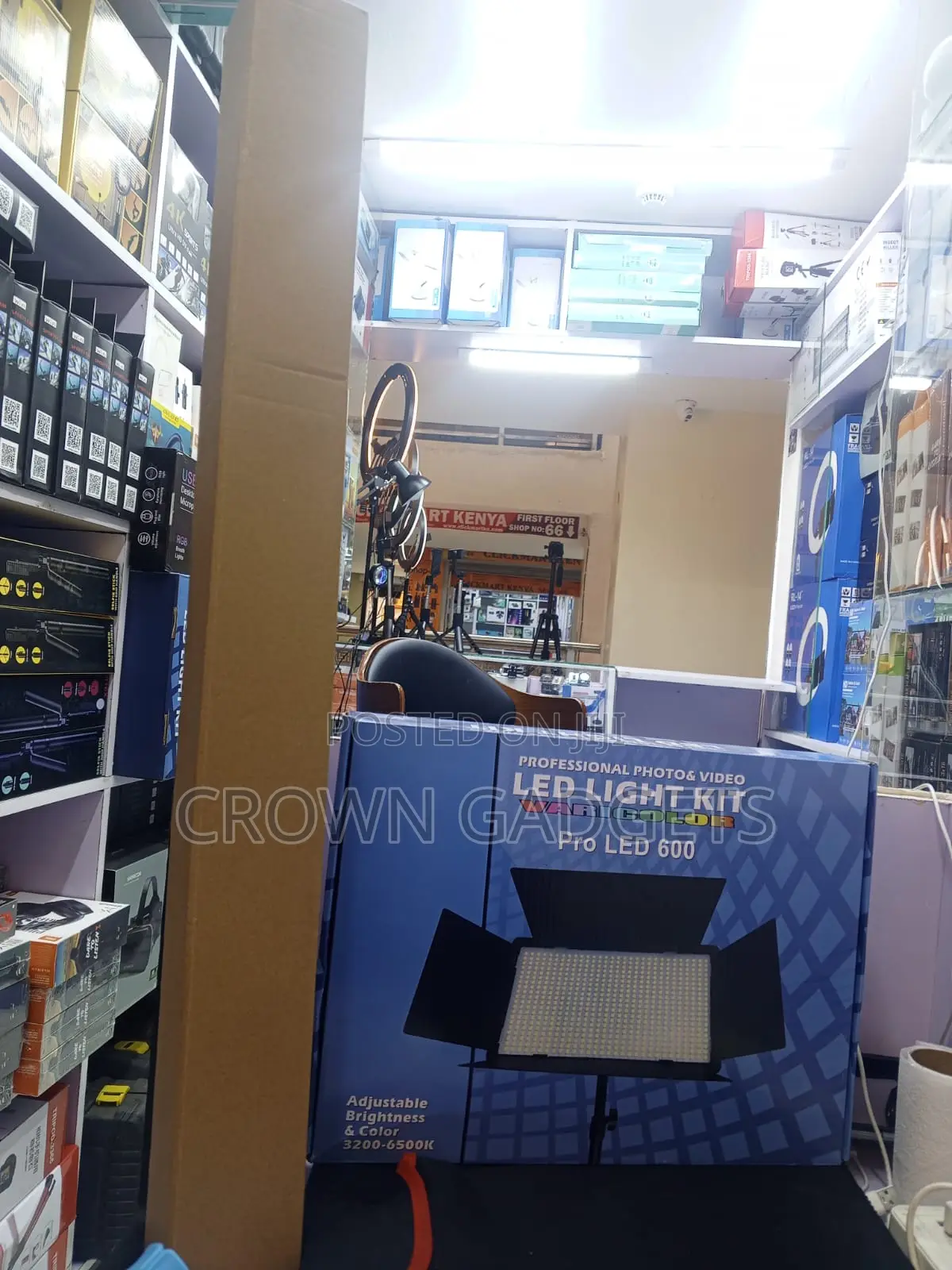 Led 600 Studio Light With Stand For Photos And Videos