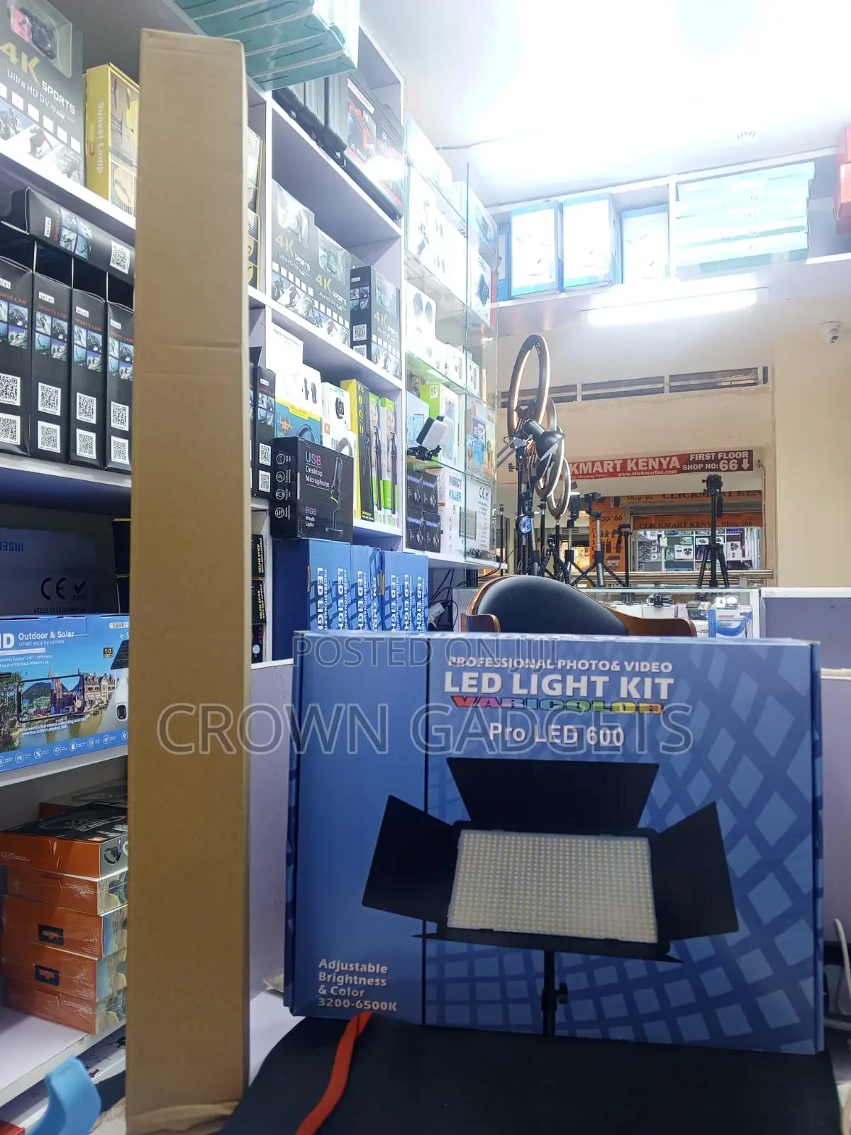 Led 600 Studio Light With Stand For Photos And Videos