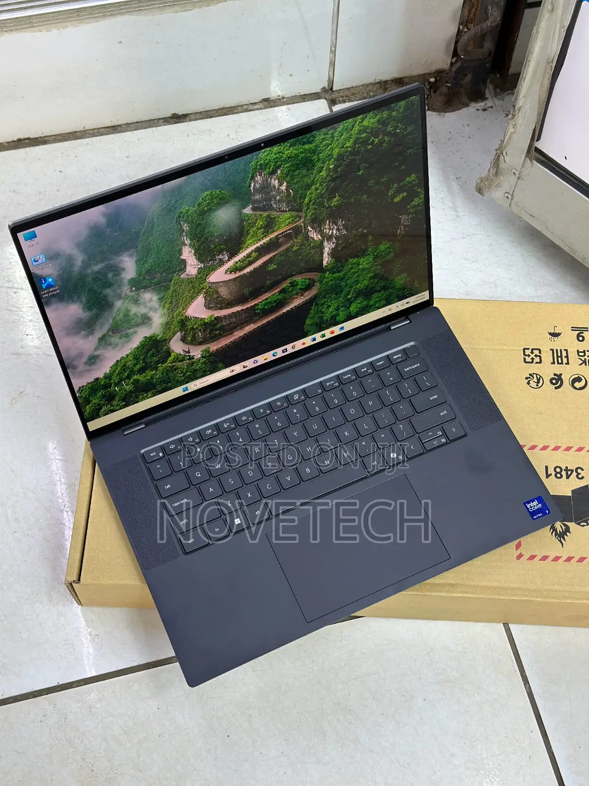 Laptop Dell Precision 5690 32GB Intel Core Ultra 7 SSD 512GB