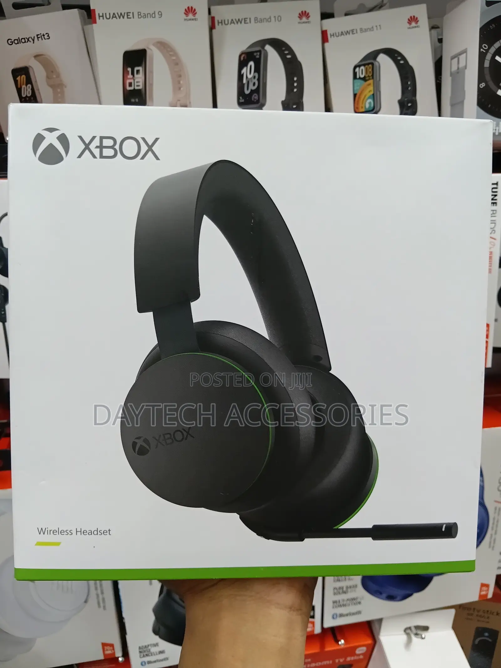 Microsoft Xbox Wireless Headset, Featuring Signature Black Design