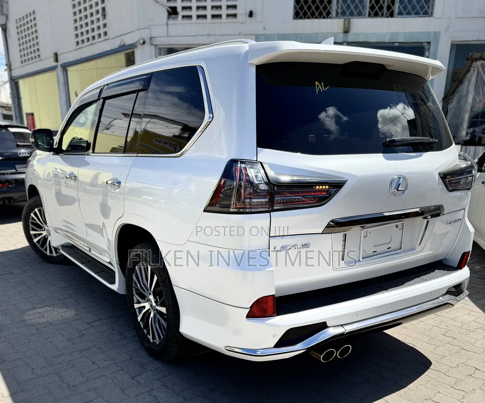 Lexus LX 570 AWD 2020 White