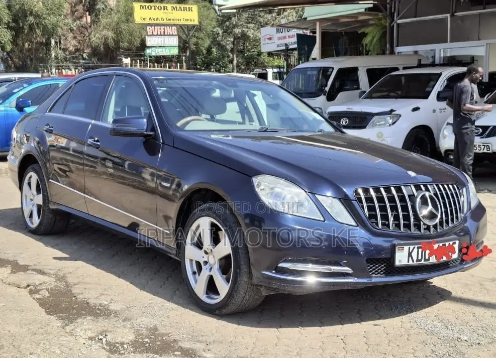 Mercedes-Benz E250 2010 Blue