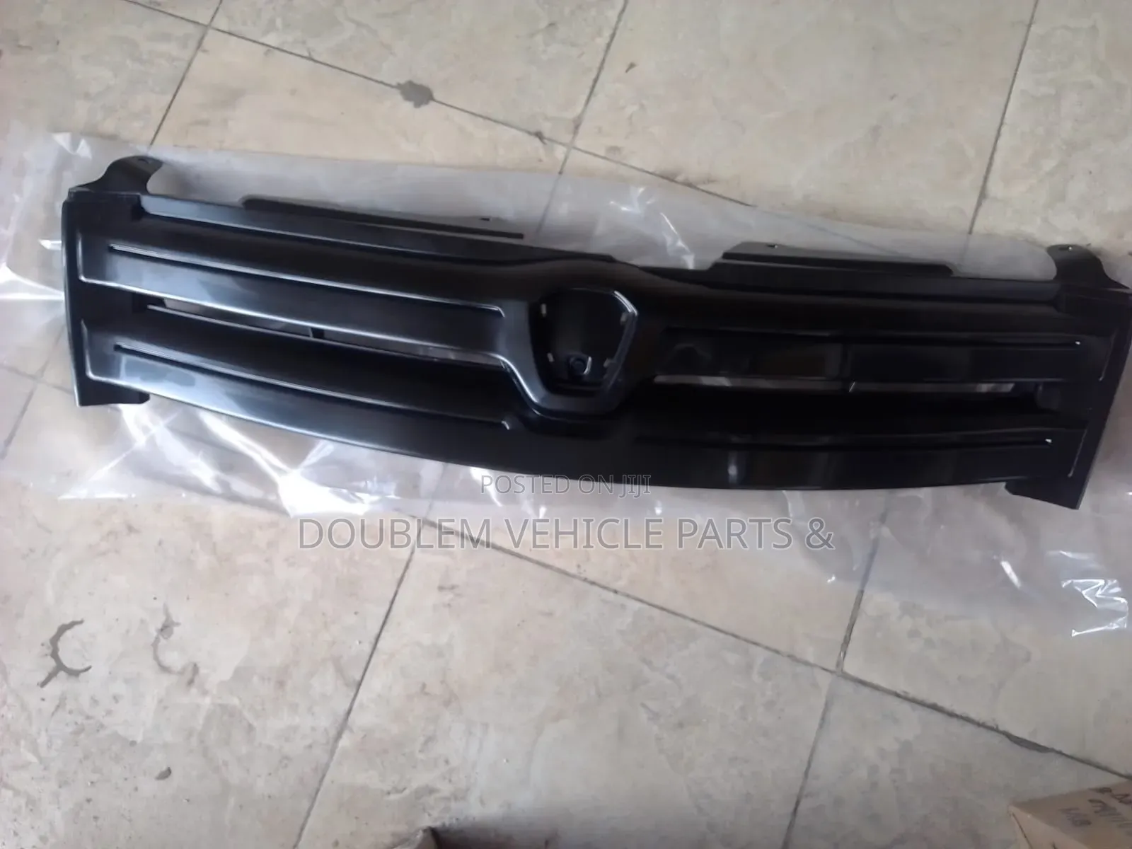 Ist Toyota Front Grill/Grille 2001,2002,2003,2004,2005/Old Model