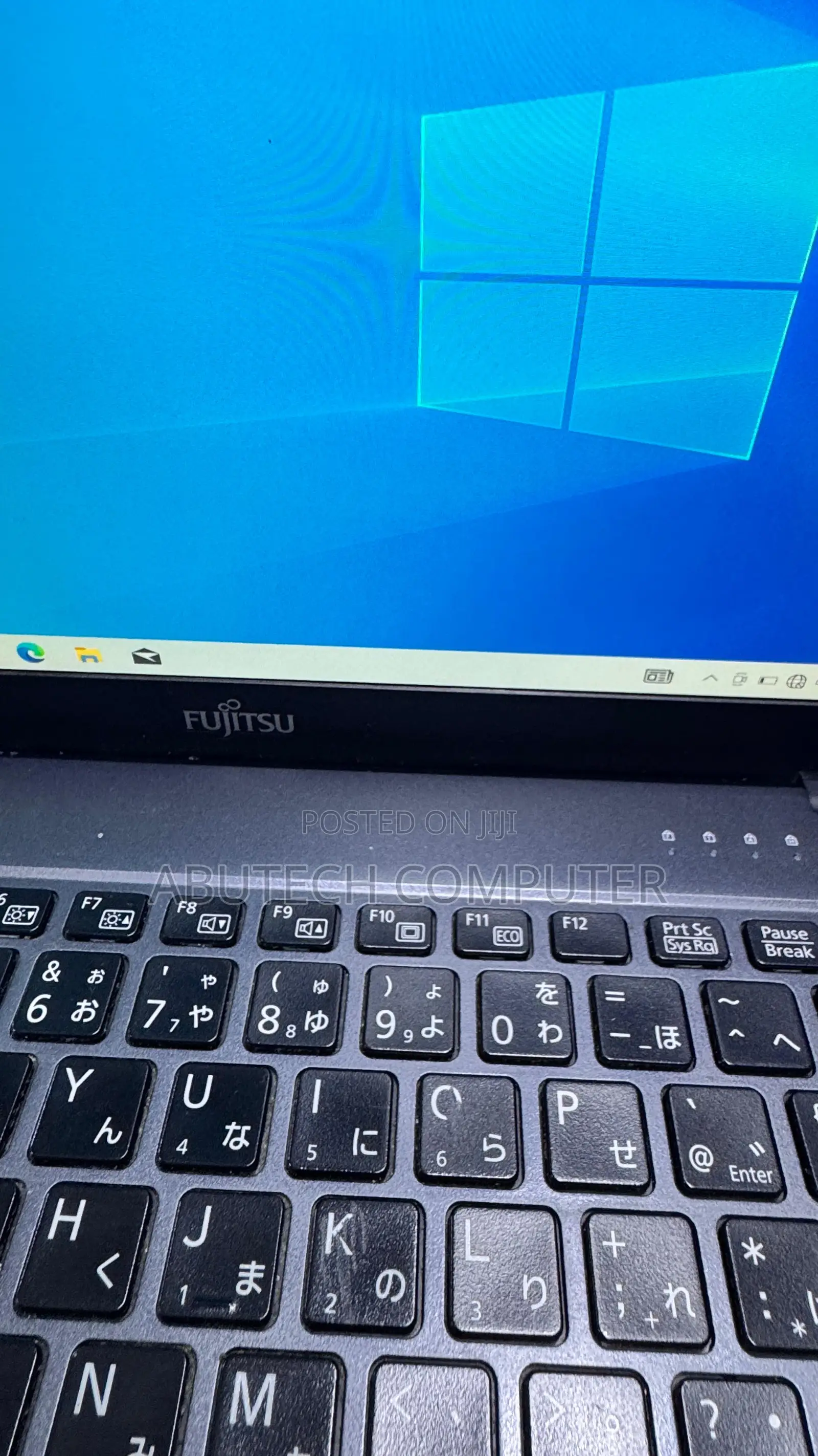 Laptop Fujitsu Lifebook U938 4GB Intel Celeron SSD 128GB