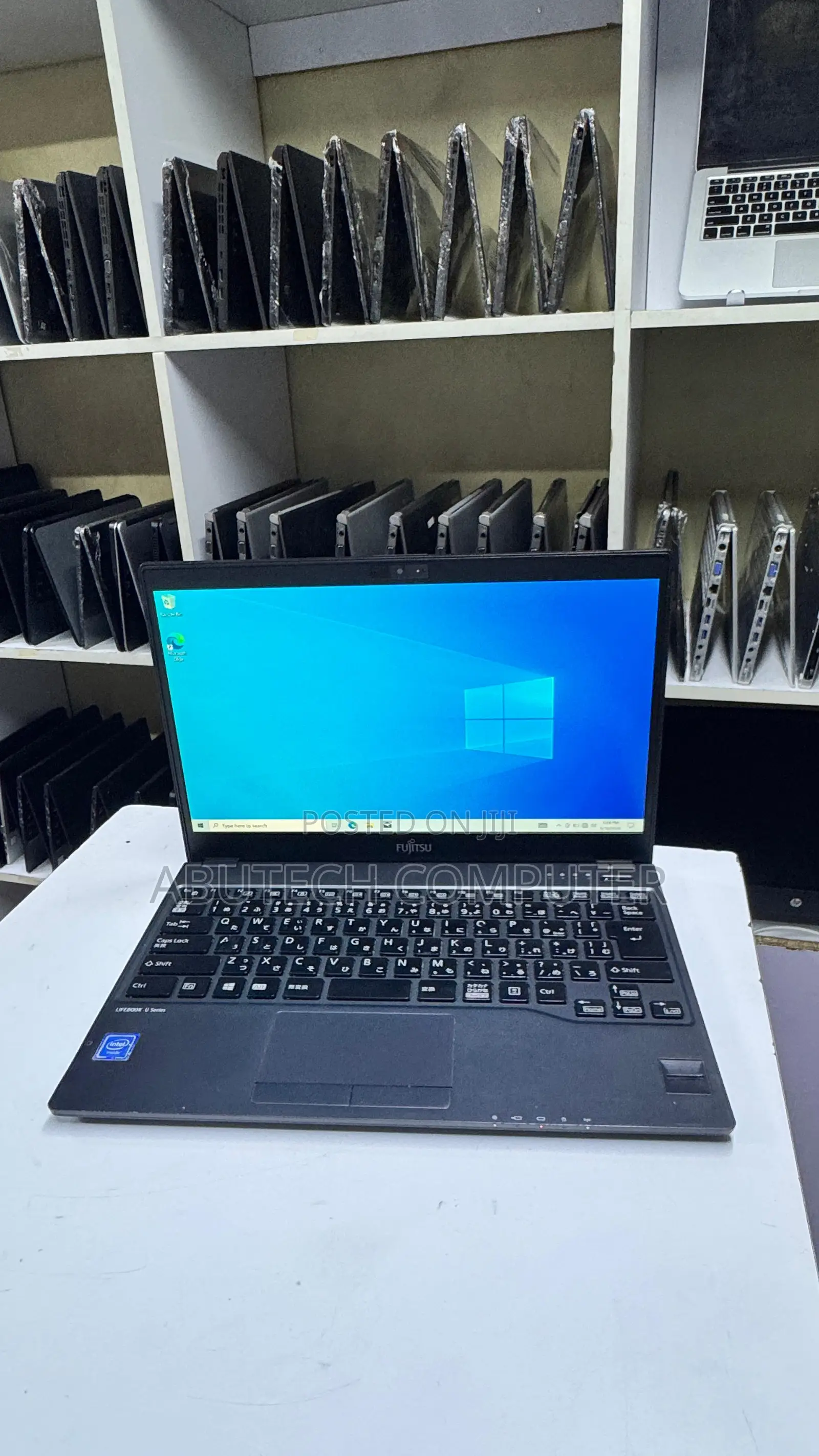 Laptop Fujitsu Lifebook U938 4GB Intel Celeron SSD 128GB