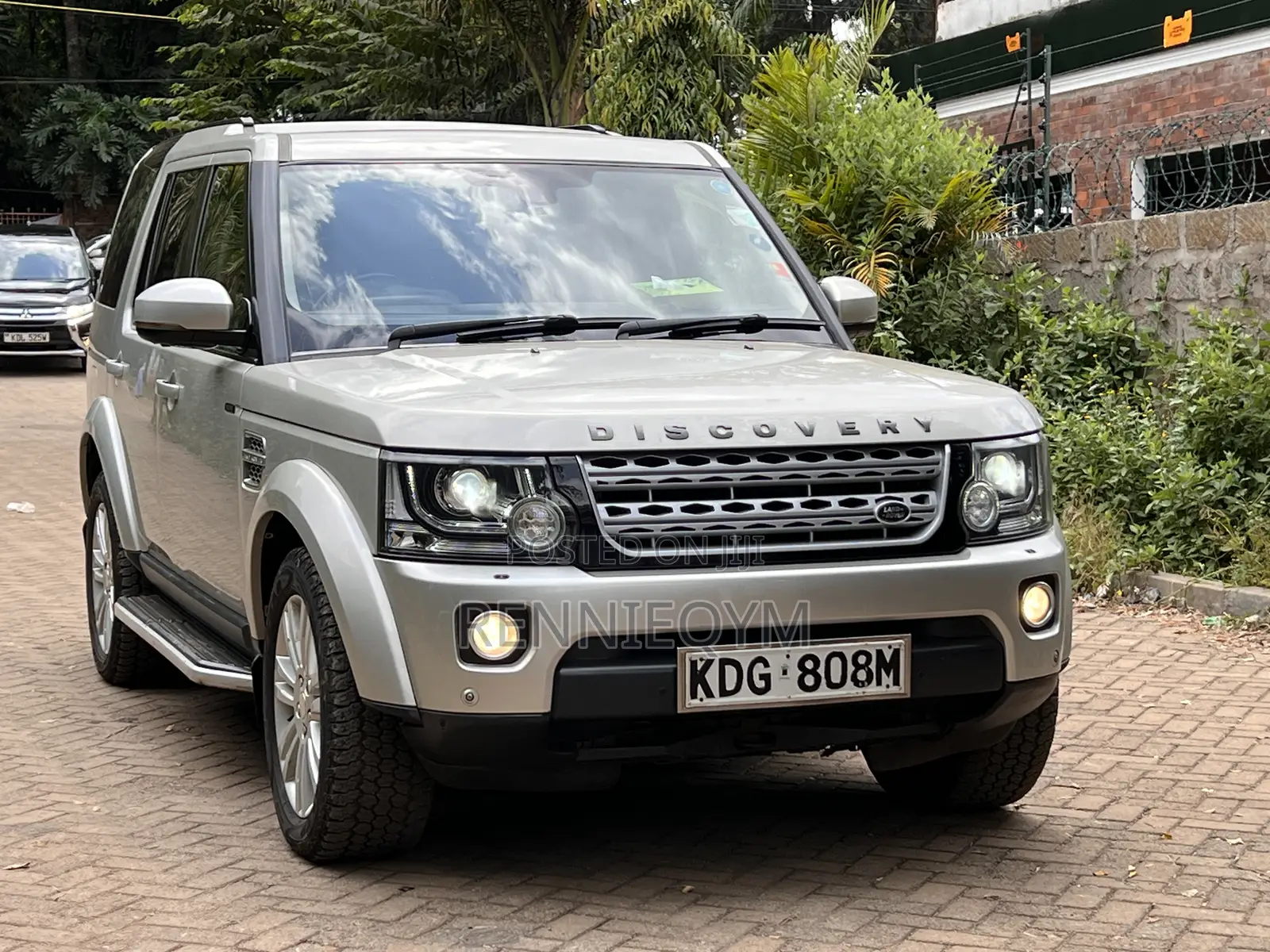 Land Rover Discovery 2014 Gold