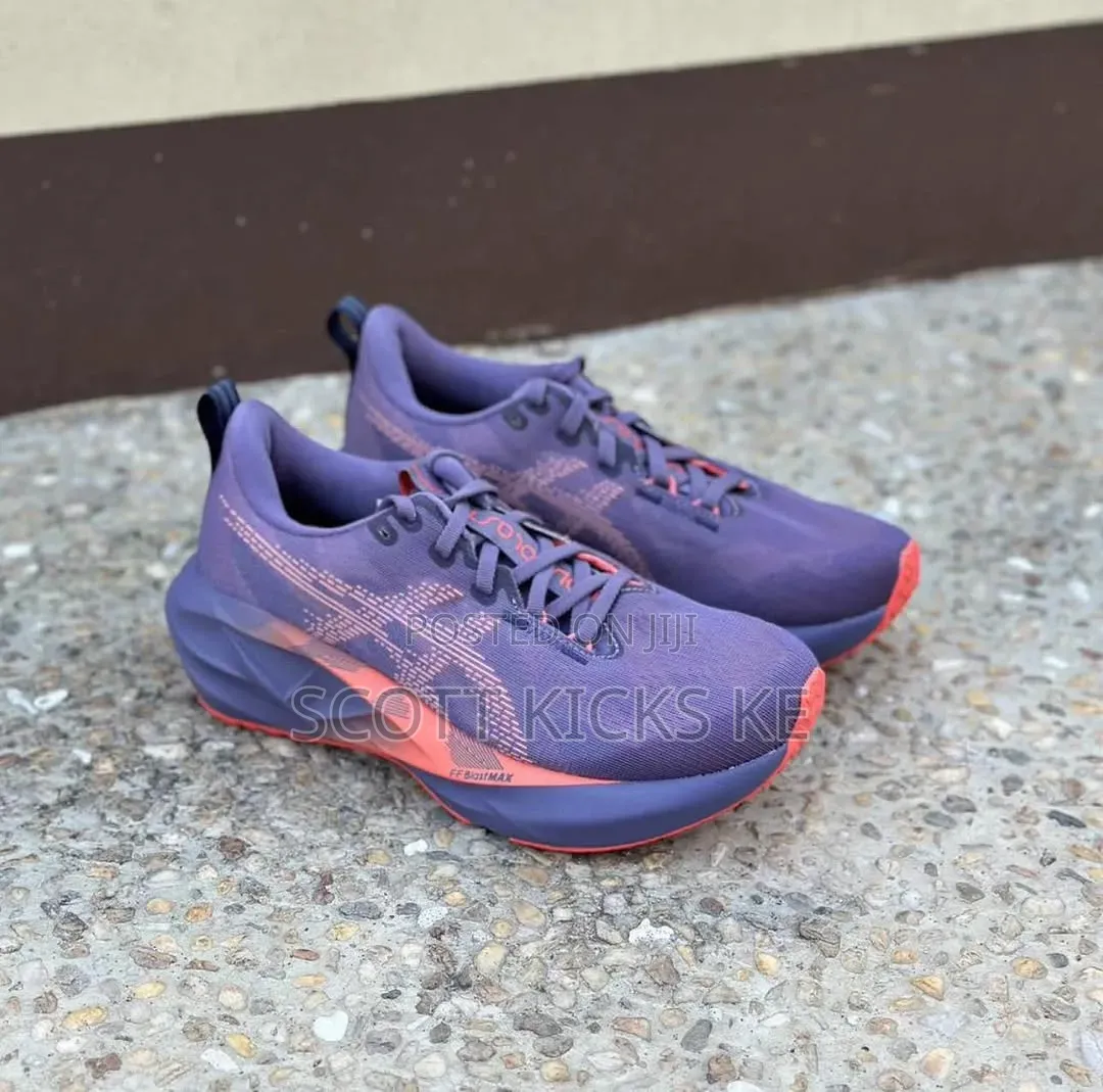 Asics Novablast Purple Trainer/Runners