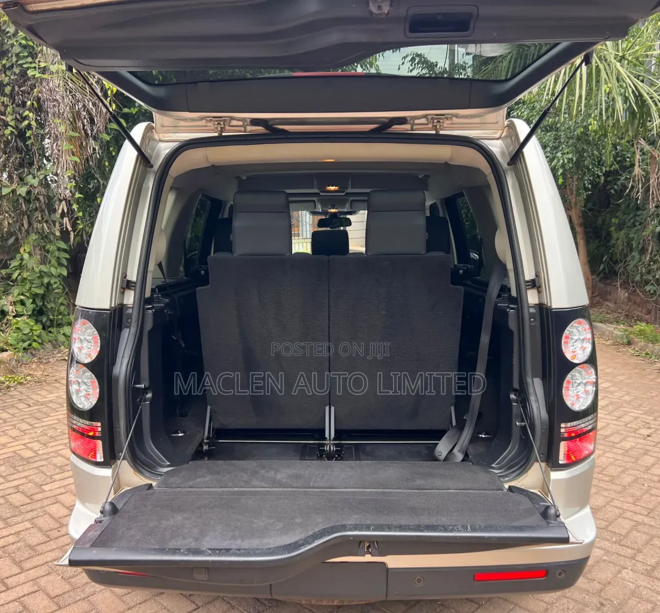 Land Rover Discovery 2014 Silver
