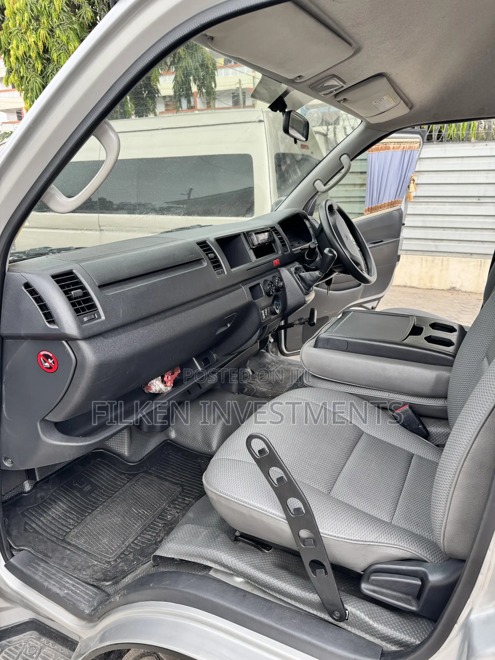 Toyota HiAce 2019 Silver
