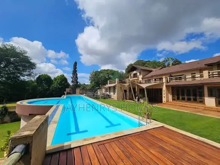 9bdrm House in Muthangari for sale
