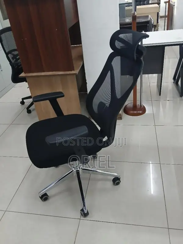 Office Chair : Staff High-Back Office Chair