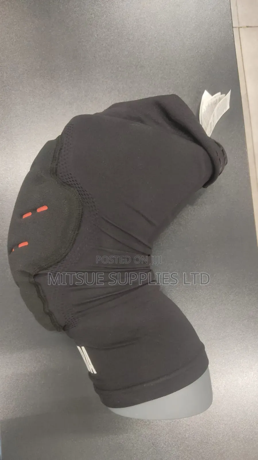 Tarmak Basketball Knee Protection