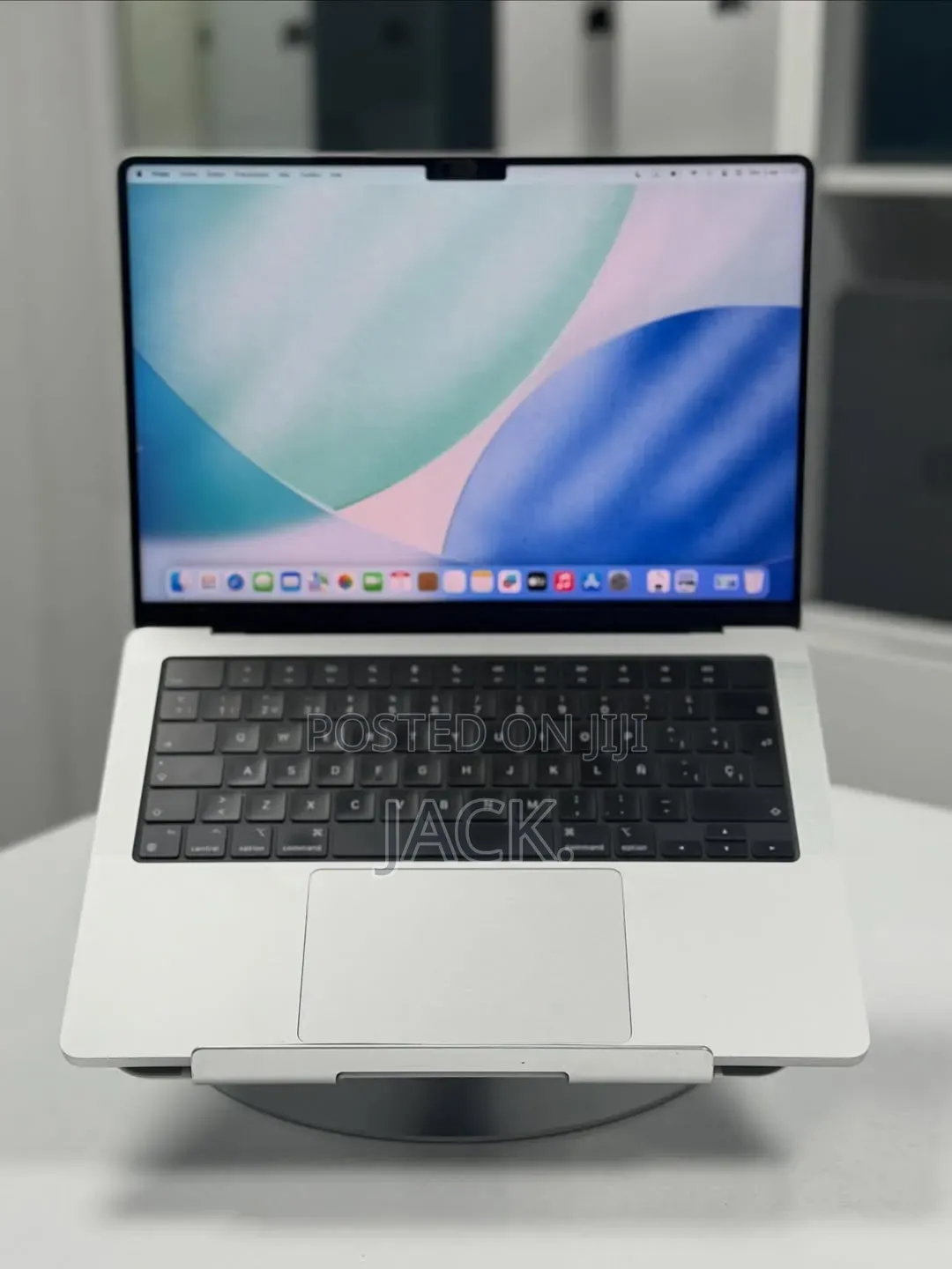 Laptop Apple MacBook Pro 2023 M2 Pro 16GB Apple M2 SSD 512GB