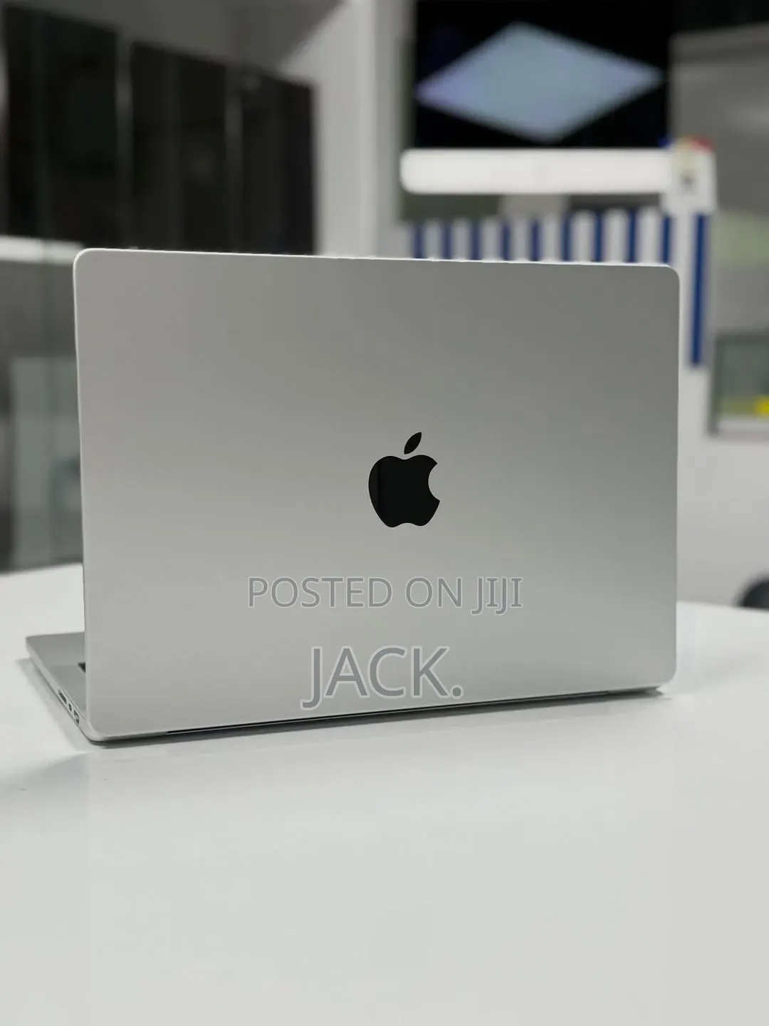 Laptop Apple MacBook Pro 2023 M2 Pro 16GB Apple M2 SSD 512GB