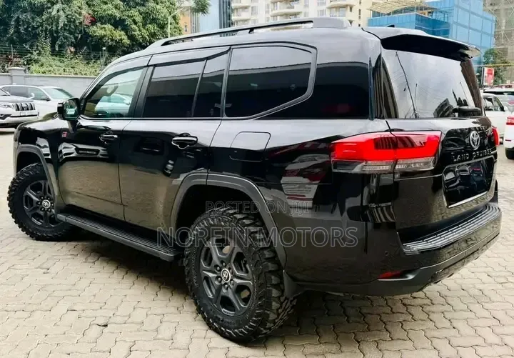Toyota Land Cruiser 2023 Matt Black