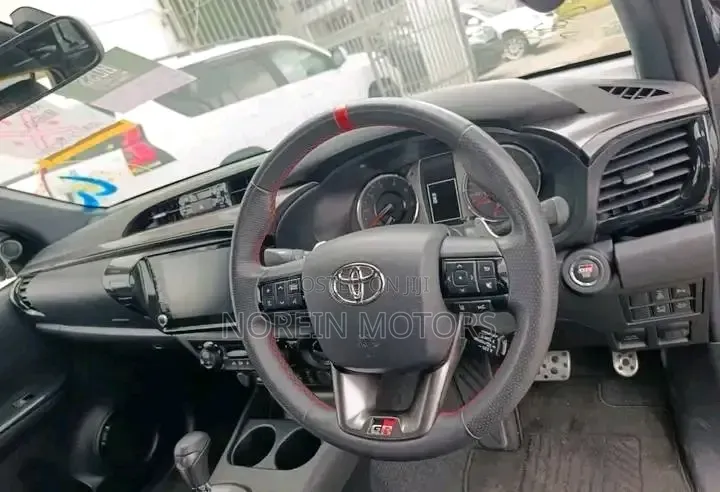 Toyota Hilux 2020 Black