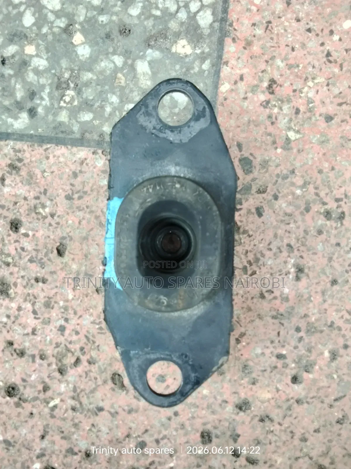 Original Nissan Note New Model and New Model Engine Mounting