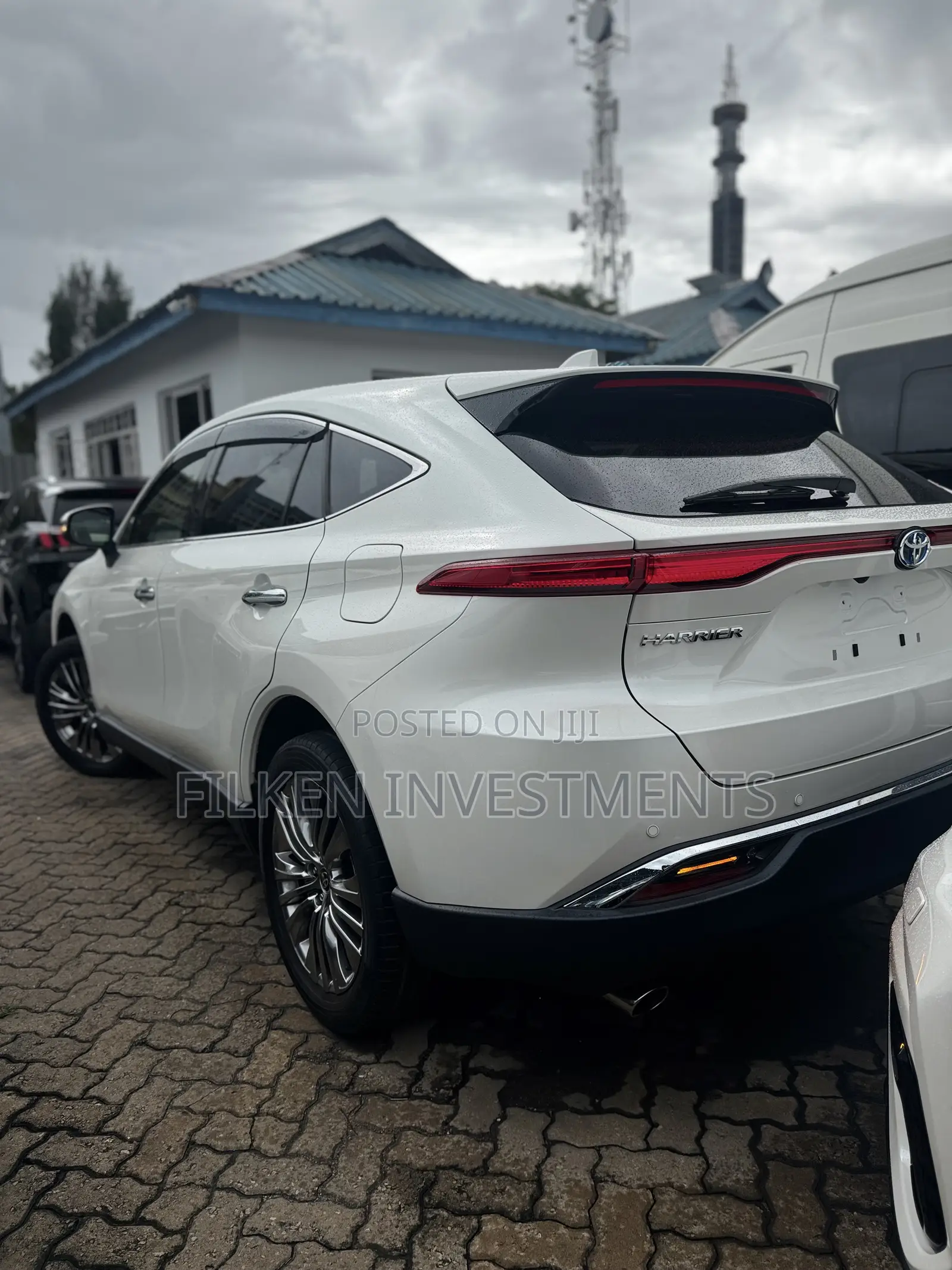 Toyota Harrier 2.5 Hybrid 4WD 2021 White