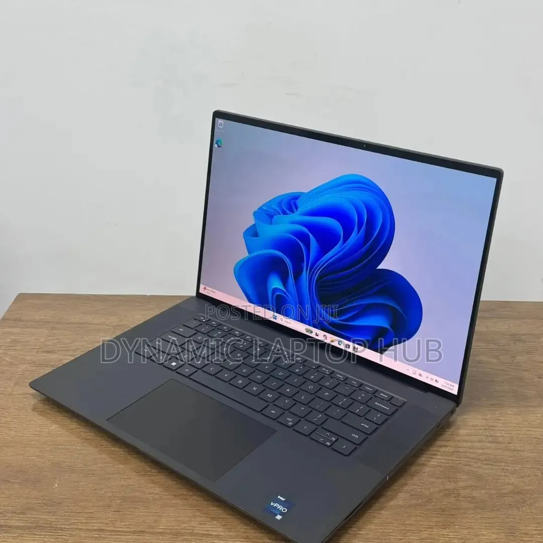 Laptop Dell Precision 5680 64GB Intel Core i7 SSD 512GB