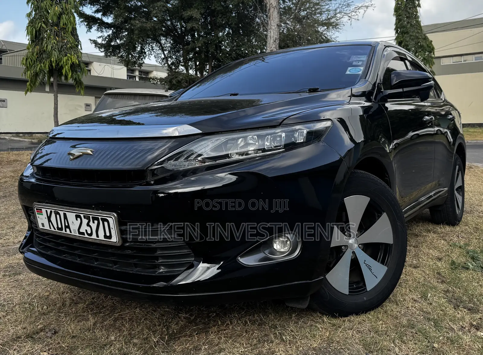 Toyota Harrier 2.0 4WD 2014 Black