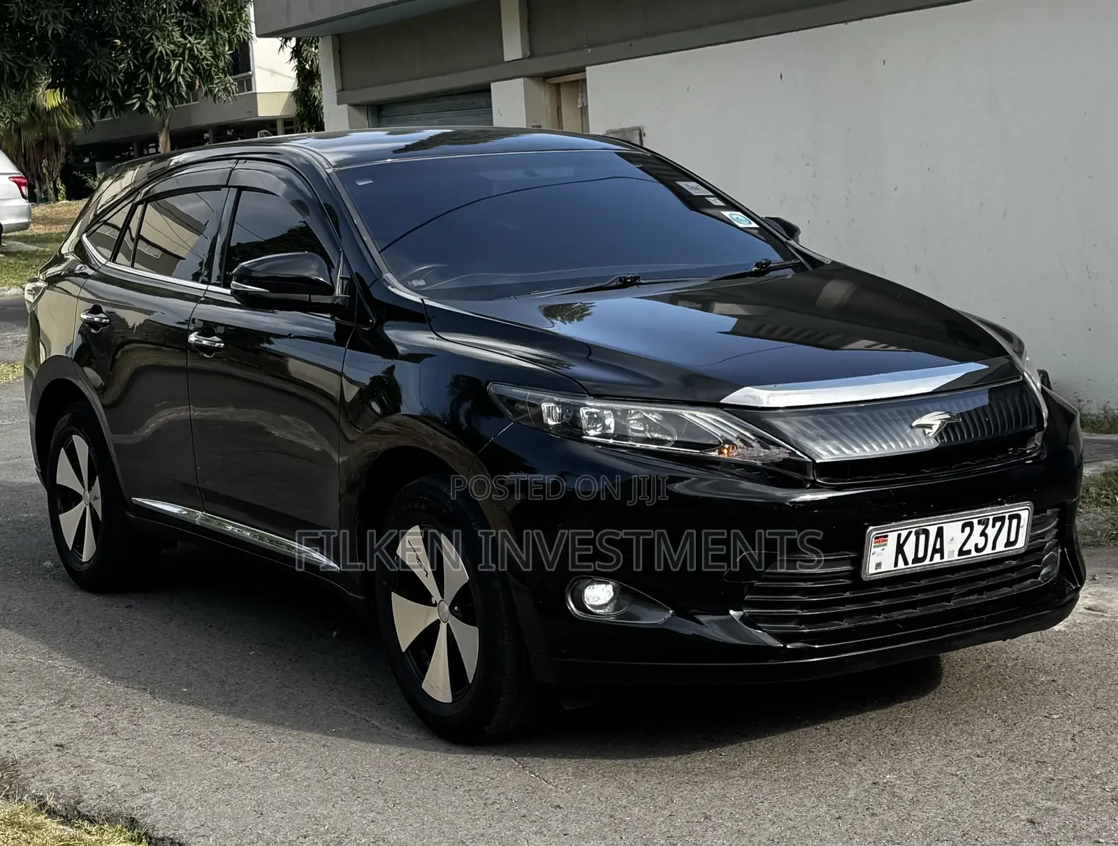 Toyota Harrier 2.0 4WD 2014 Black