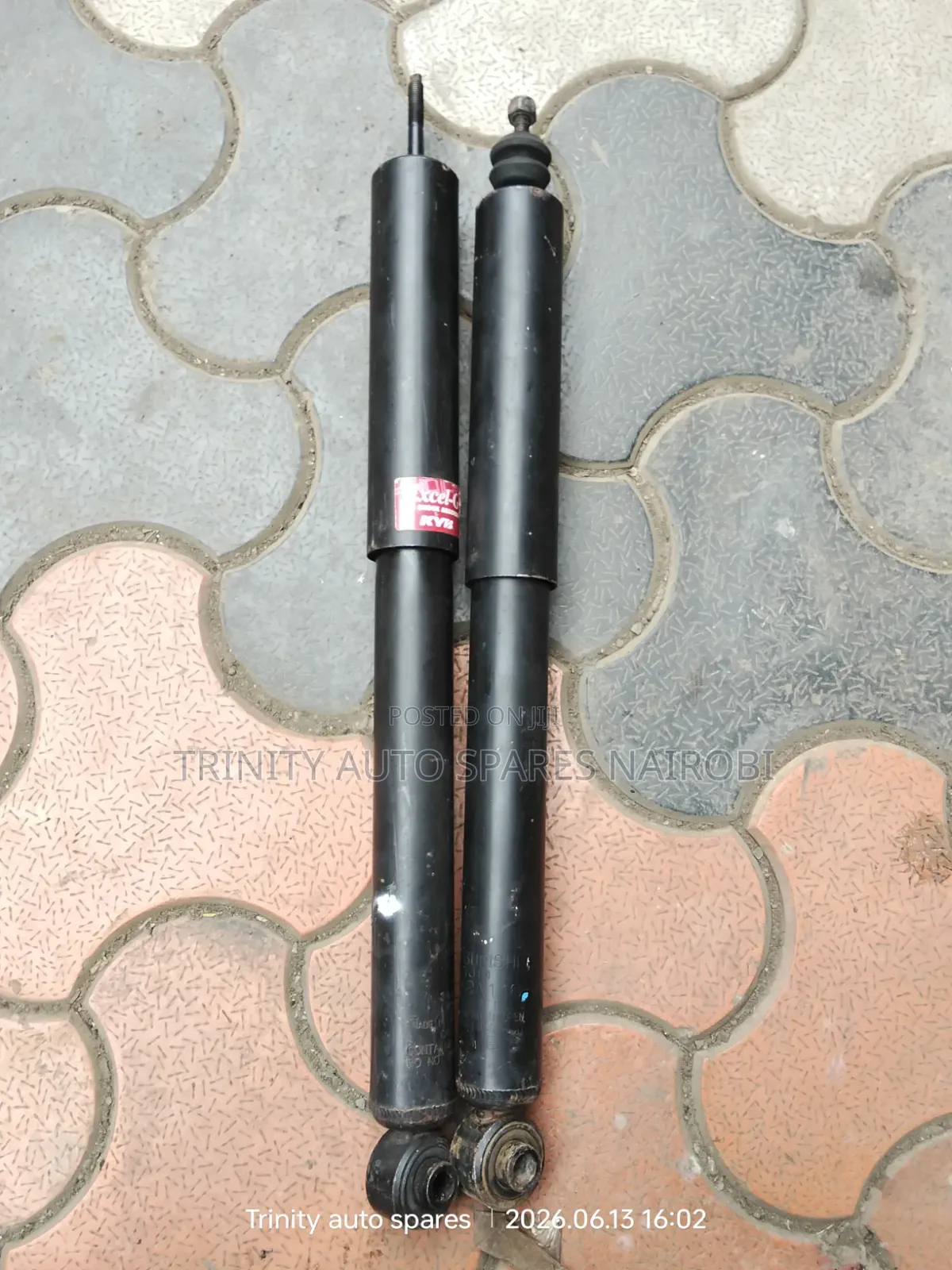Original Kyb Ex Japan Mitsubishi Pajero Shogun Rear Shock Absorbers
