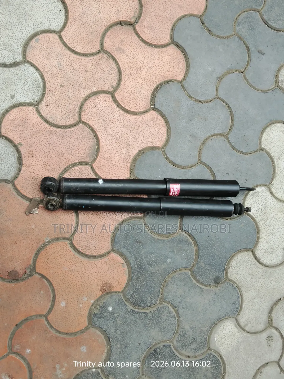 Original Kyb Ex Japan Mitsubishi Pajero Shogun Rear Shock Absorbers